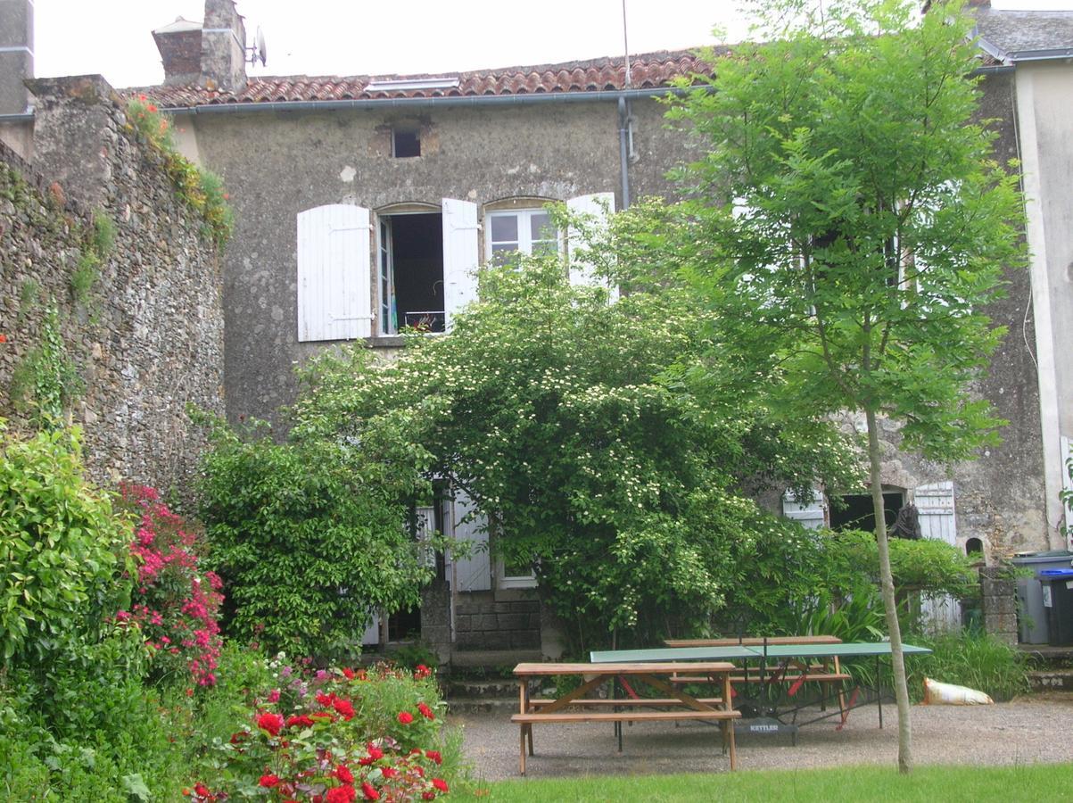 Vouvant B&B "Les Remparts" חדר תמונה